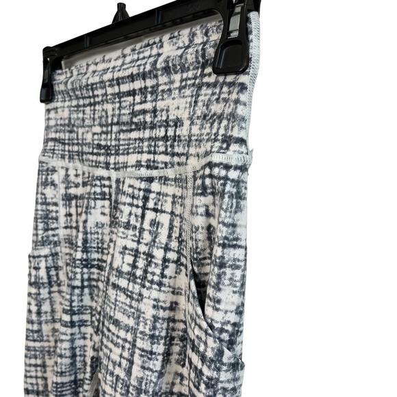 P'TULA High Rise Gray Print Leggings Skinny Leg Athletic Pants Gym Workout Small - Picture 3 of 16